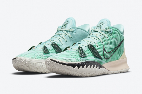 Nike Kyrie 7 Copa